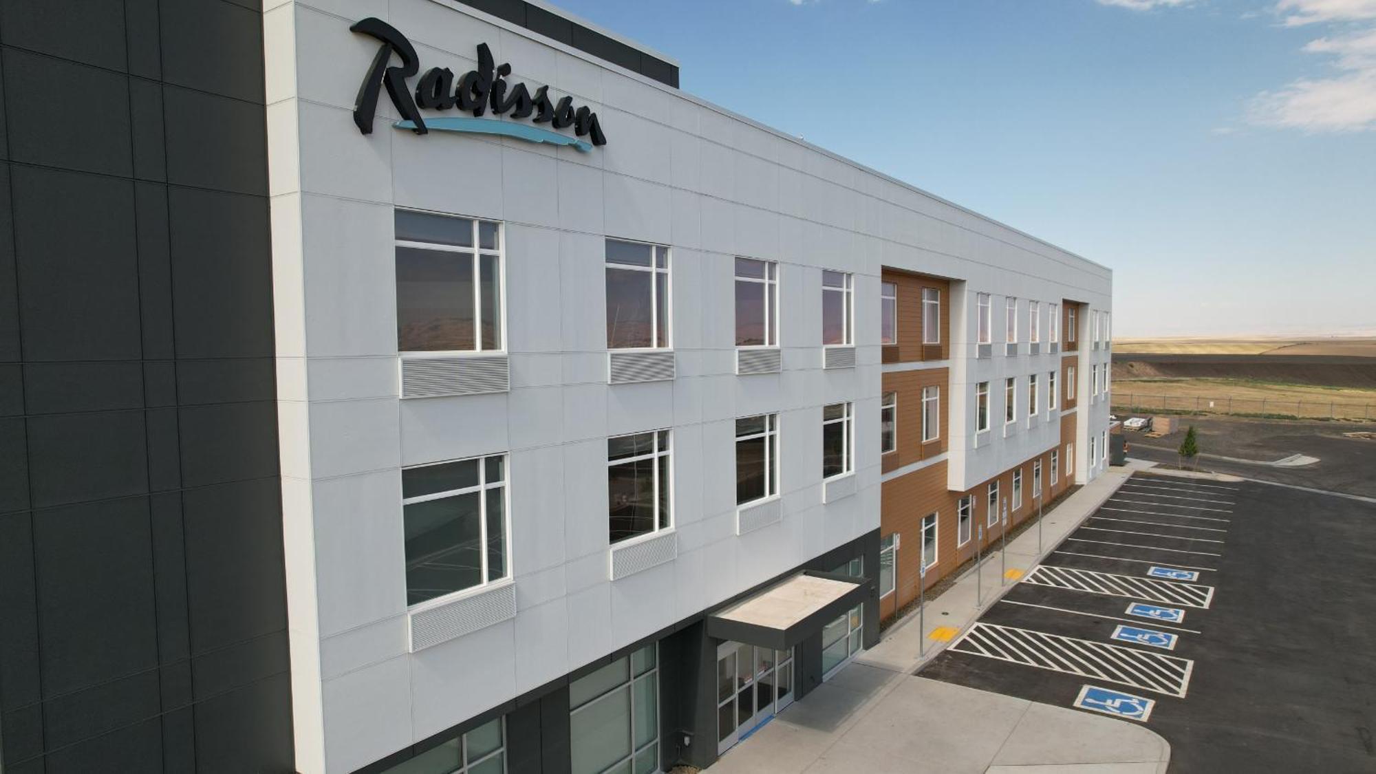 Radisson Hotel Pendleton Airport المظهر الخارجي الصورة