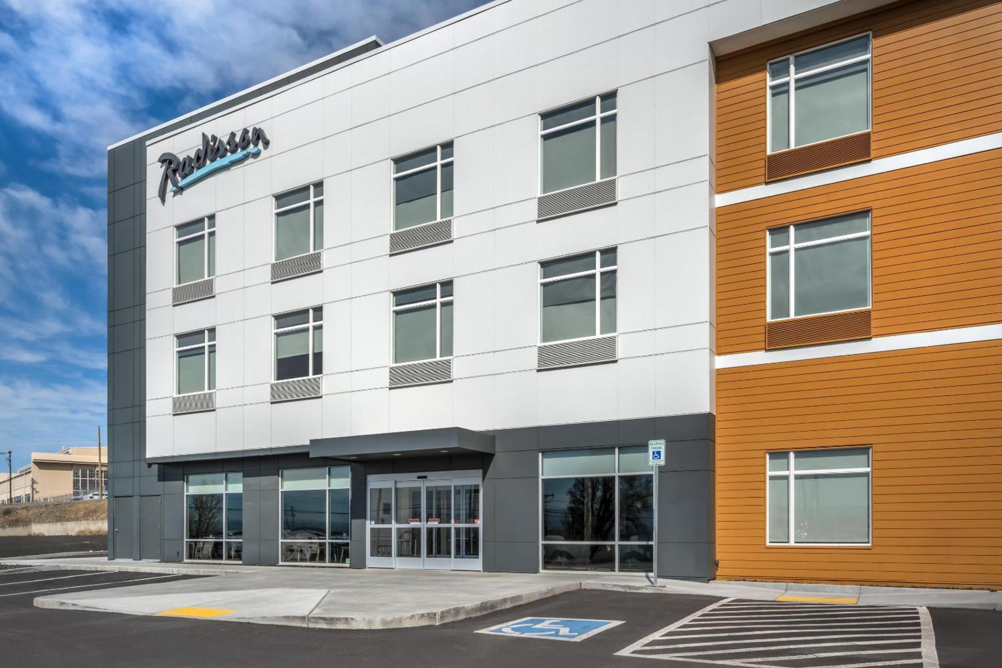 Radisson Hotel Pendleton Airport المظهر الخارجي الصورة